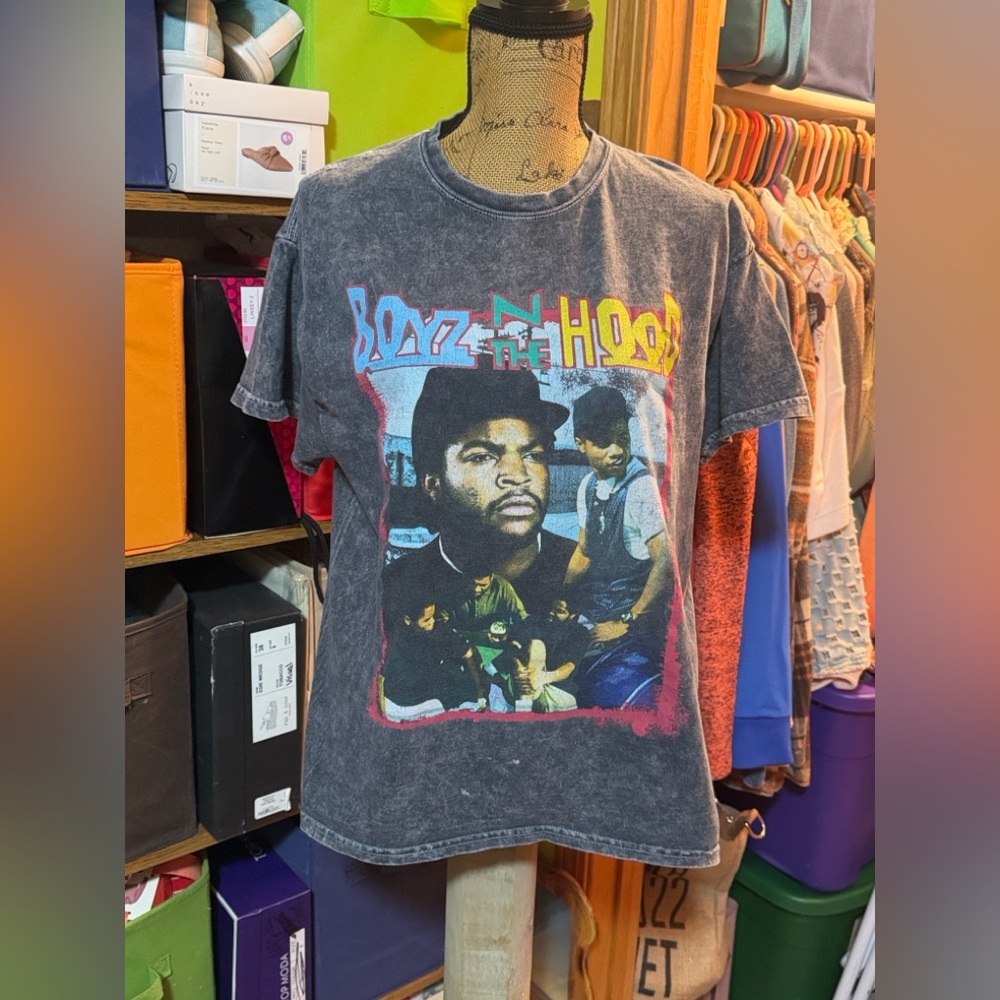 Vintage Black Graphic Tee-Boys in the Hood